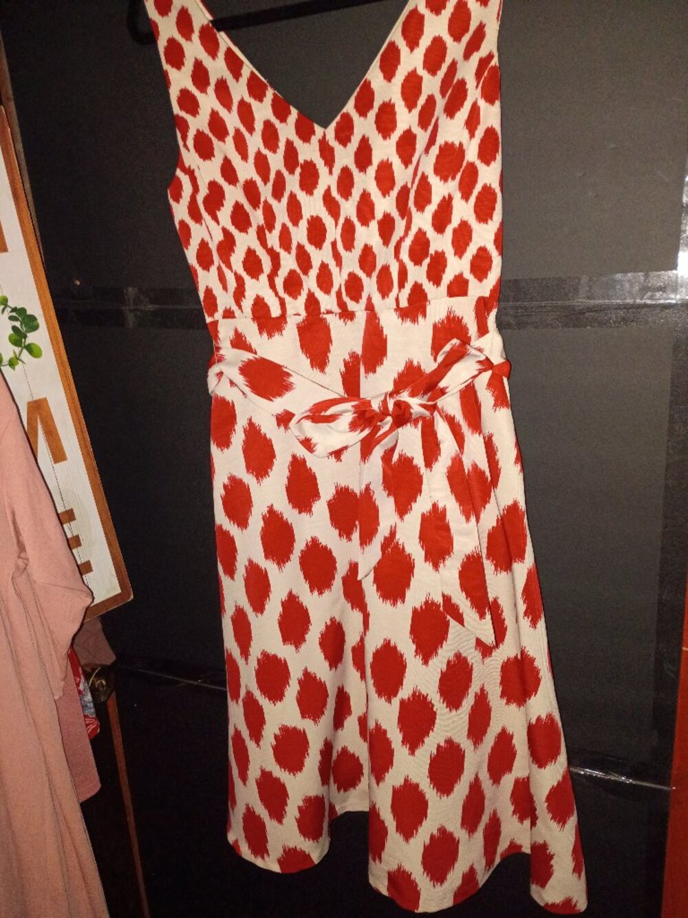 New with tags Donna Karan Sleeveless V Neck Fit And Flare Dress Sz 4